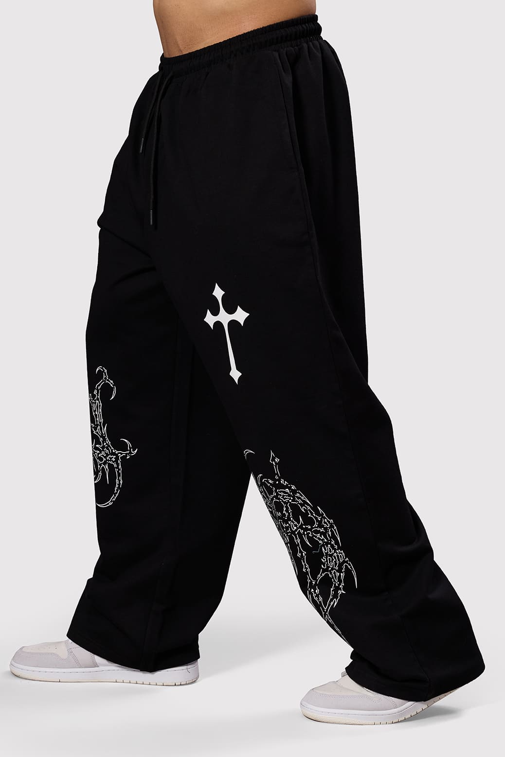 Christ Loose Tracks Black