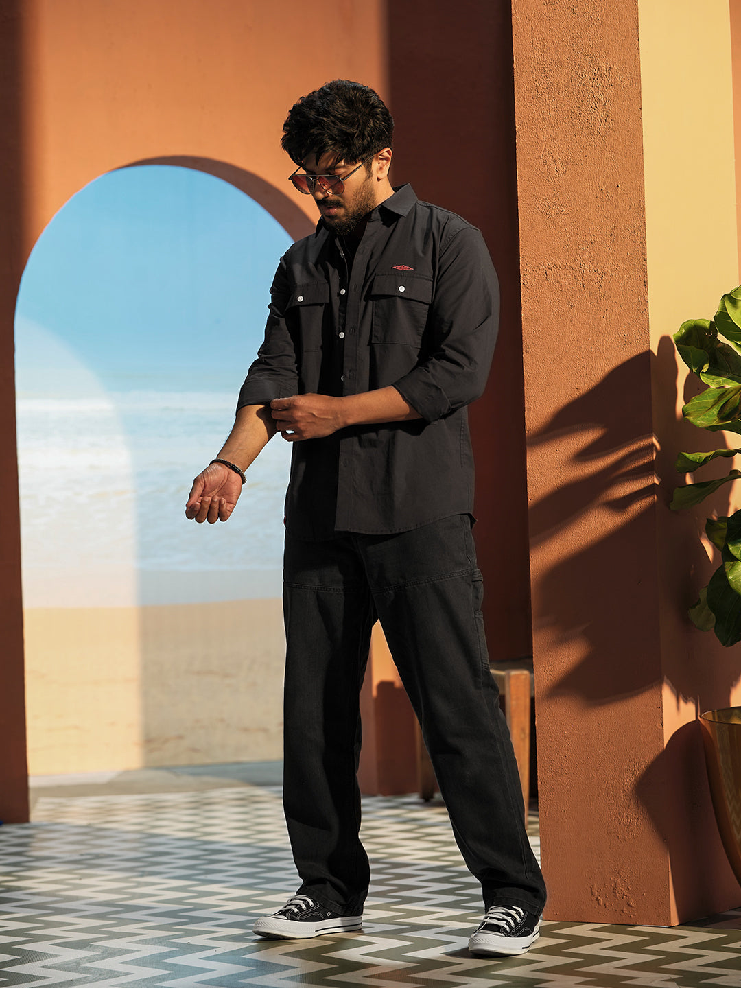 Classic Black Urban Casual Shirt With Dual Pockets