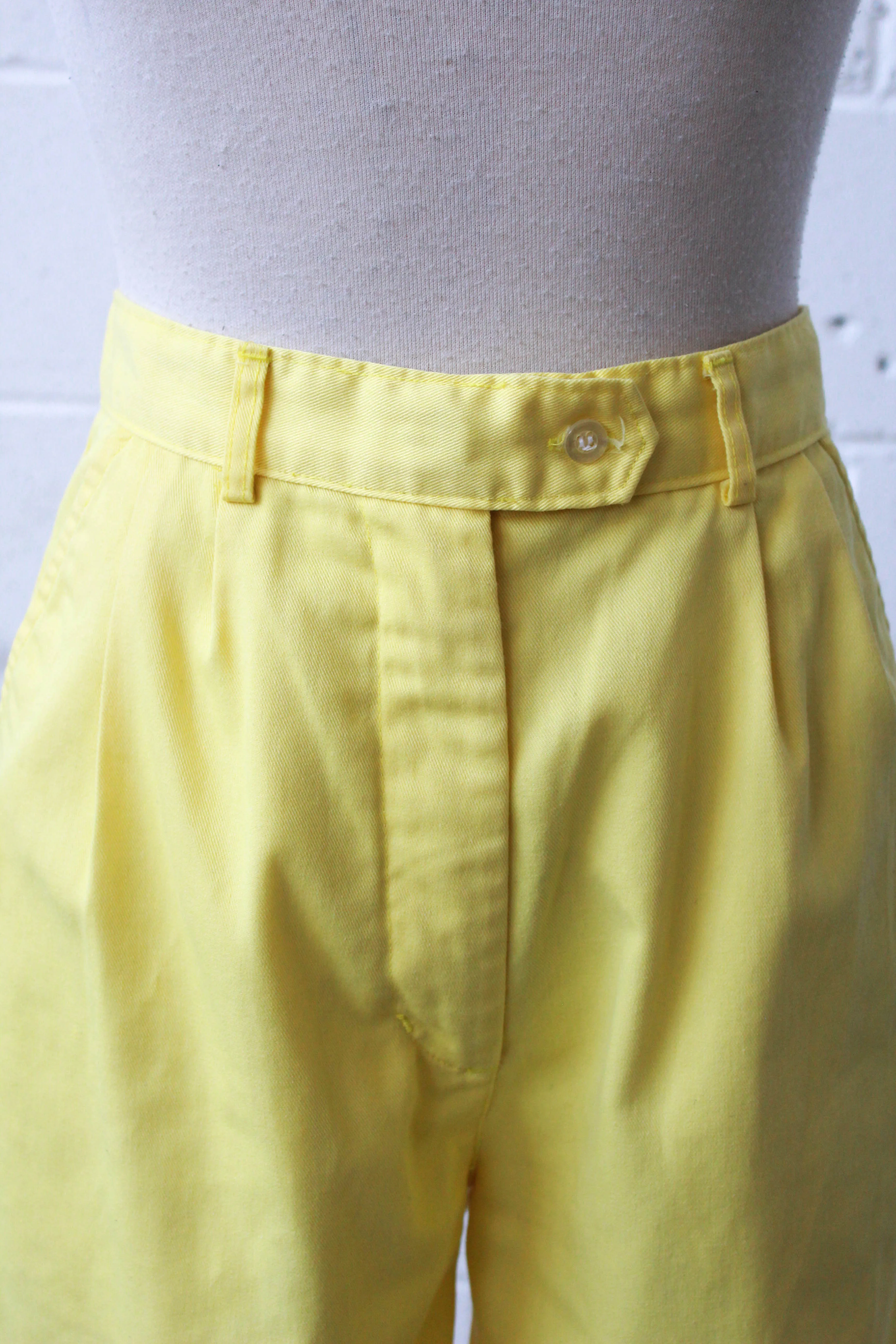 1980s Yellow High Waisted Shorts, Waist 28"