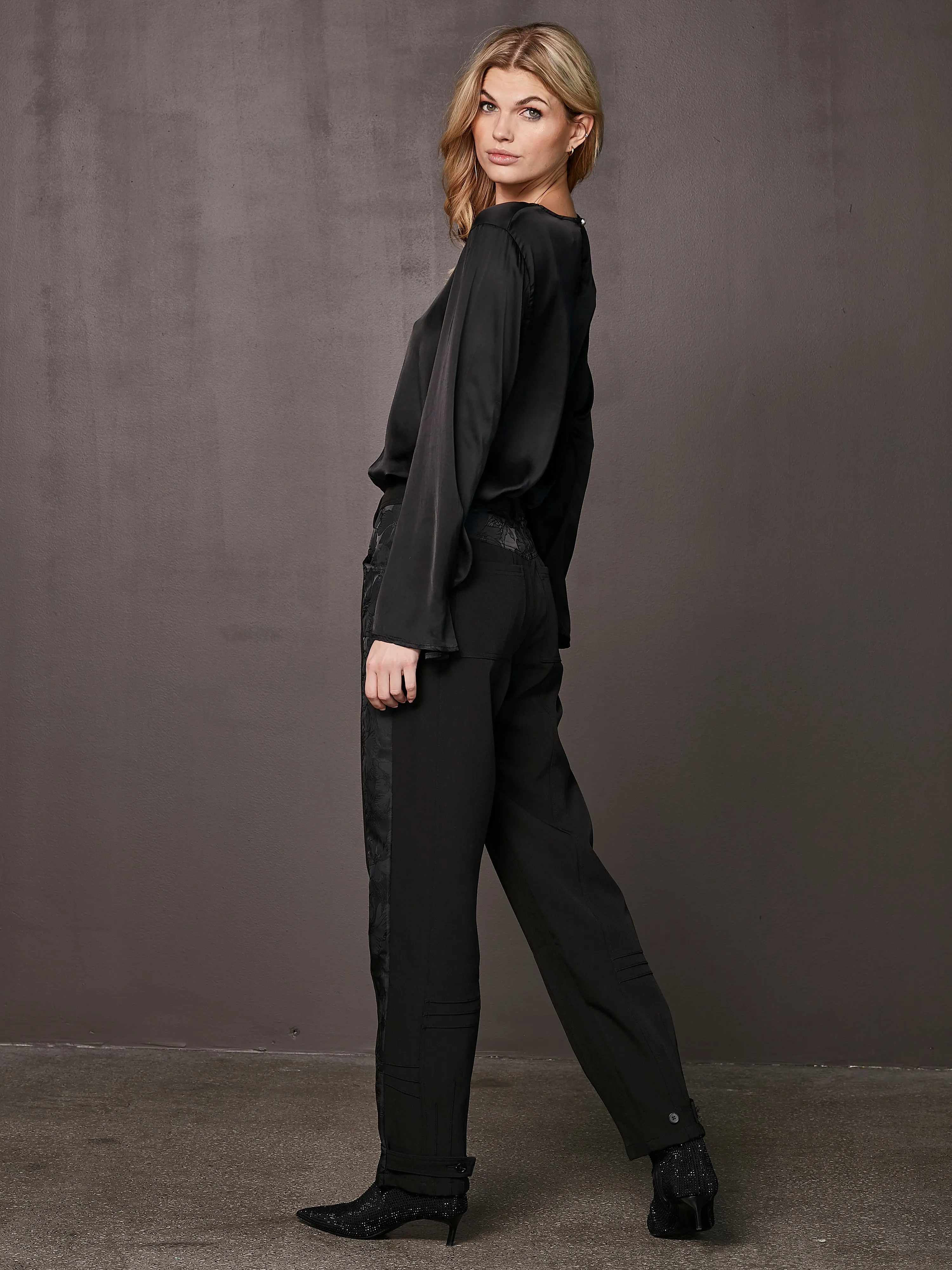 XAVIA trousers - Black